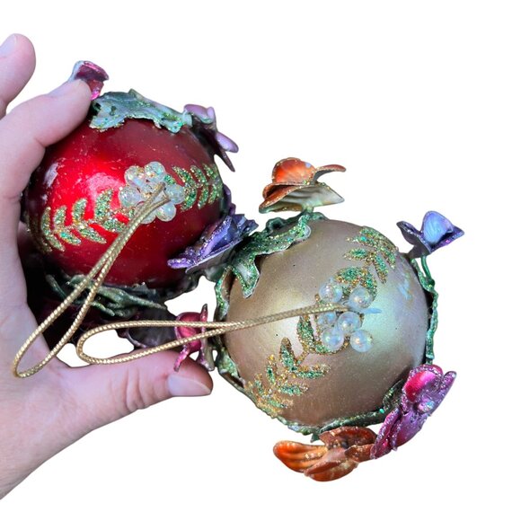 Handcrafted Floral Glitter Ornament Set With Red & Gold Egg Flower Designs - Picture 10 of 13